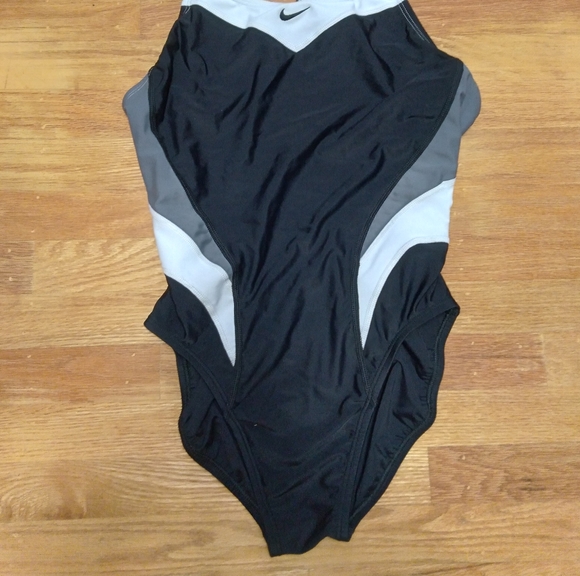  Nike women's one piece swimsuit - Picture 2 of 4